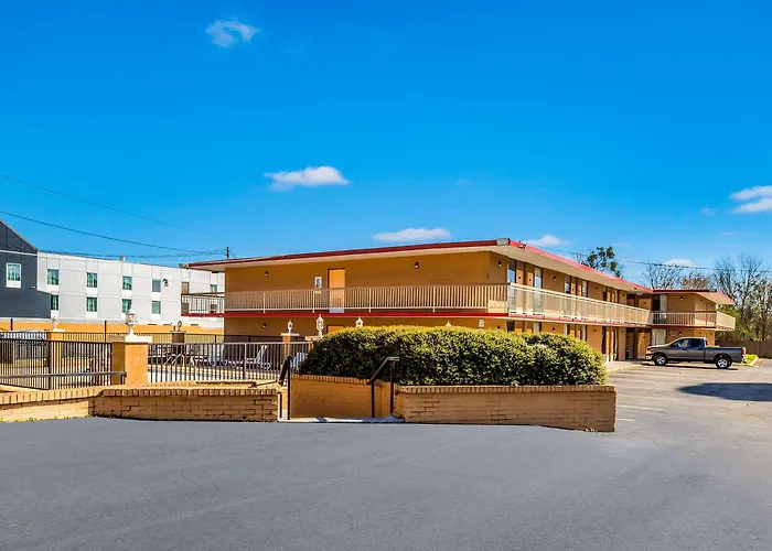 Econo Lodge Inn&Suites Macon