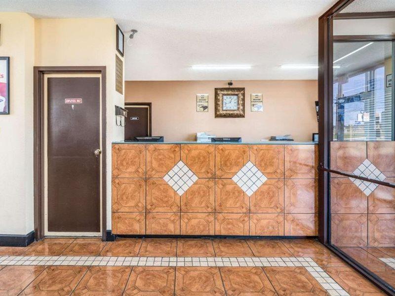 Econo Inn&suites 2*