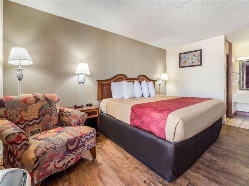 Econo Inn&suites 2* Macon