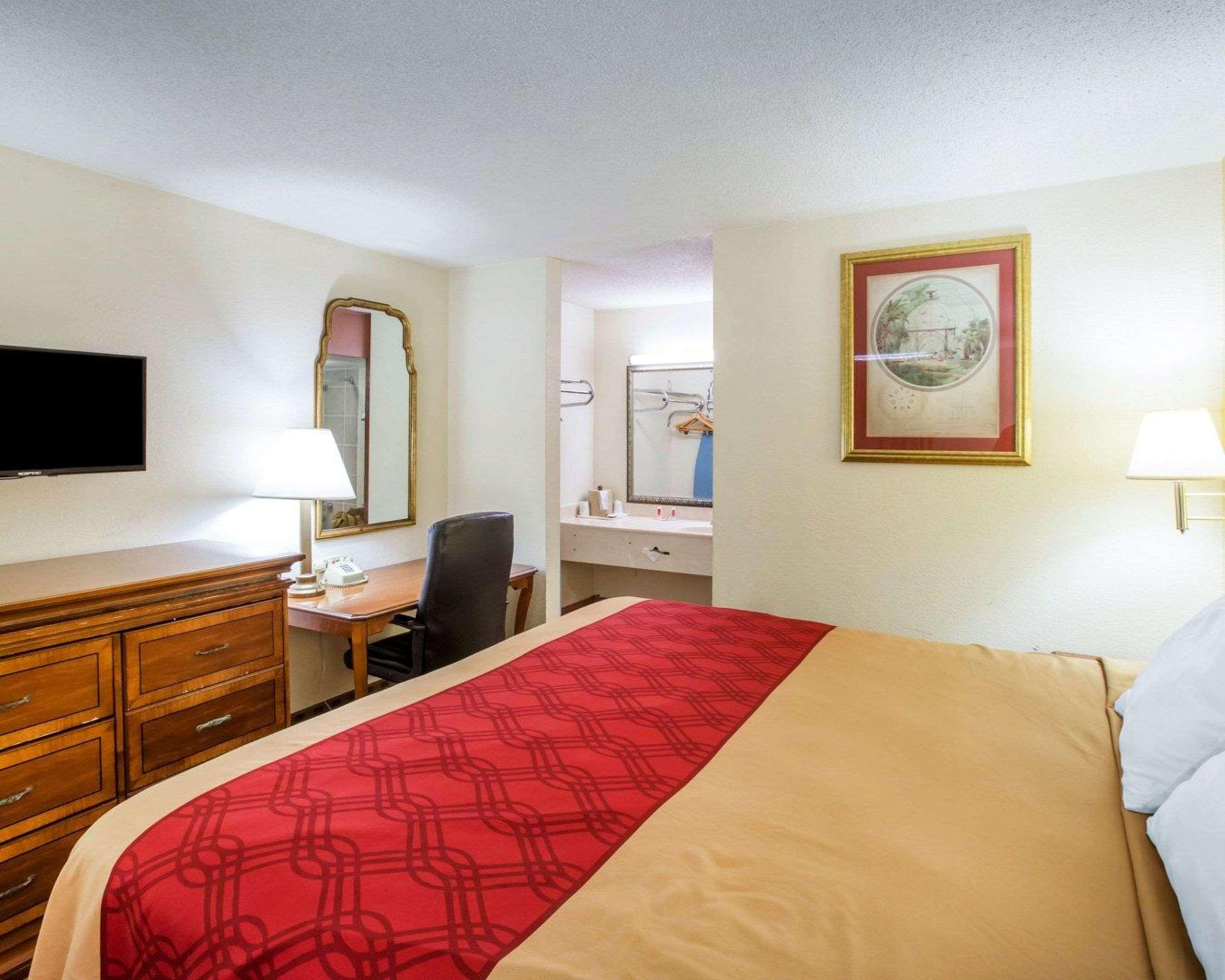 Hotel Econo Inn&suites 2*