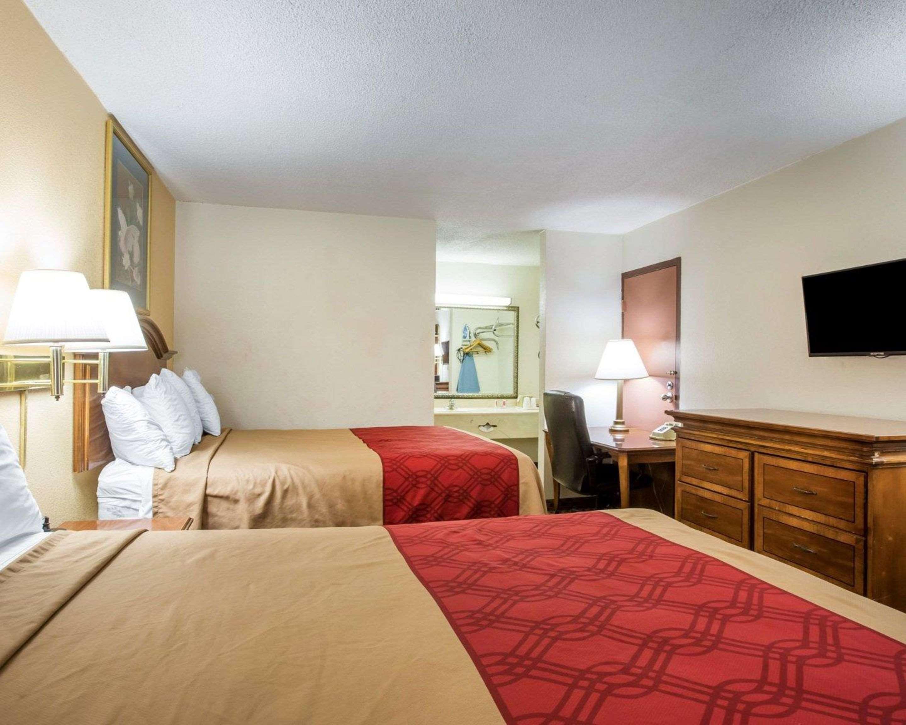 Econo Inn&suites Hotel Macon